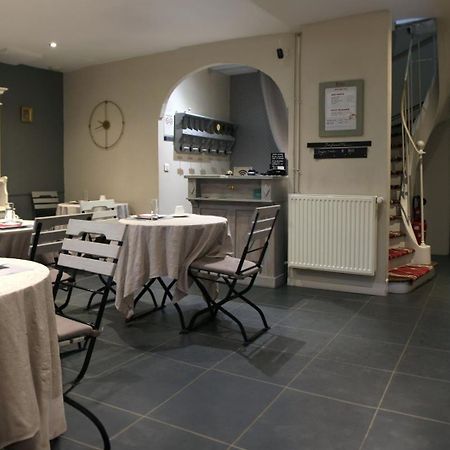 Hotel Saint Yves Nantes Esterno foto