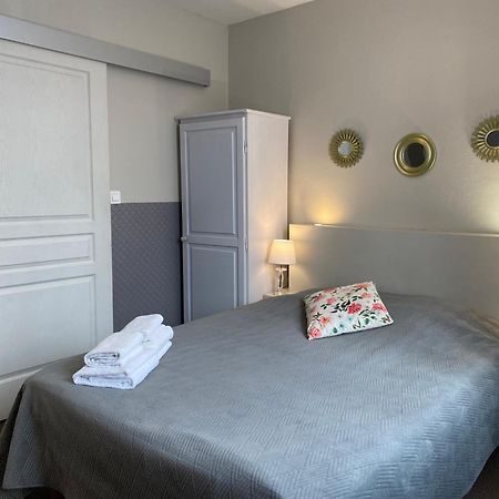 Hotel Saint Yves Nantes Esterno foto