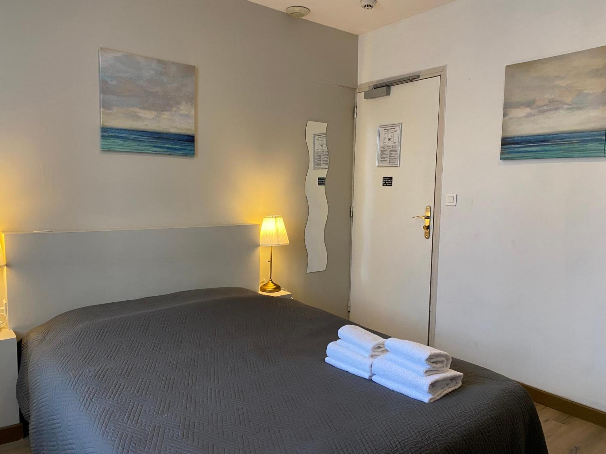 Hotel Saint Yves Nantes Esterno foto