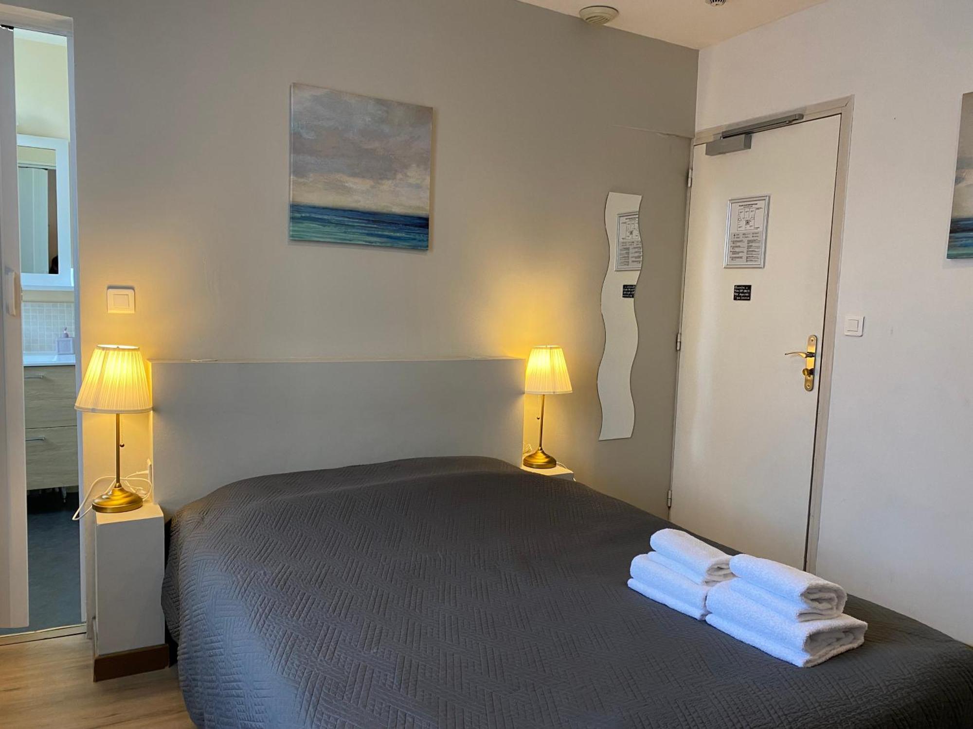 Hotel Saint Yves Nantes Esterno foto