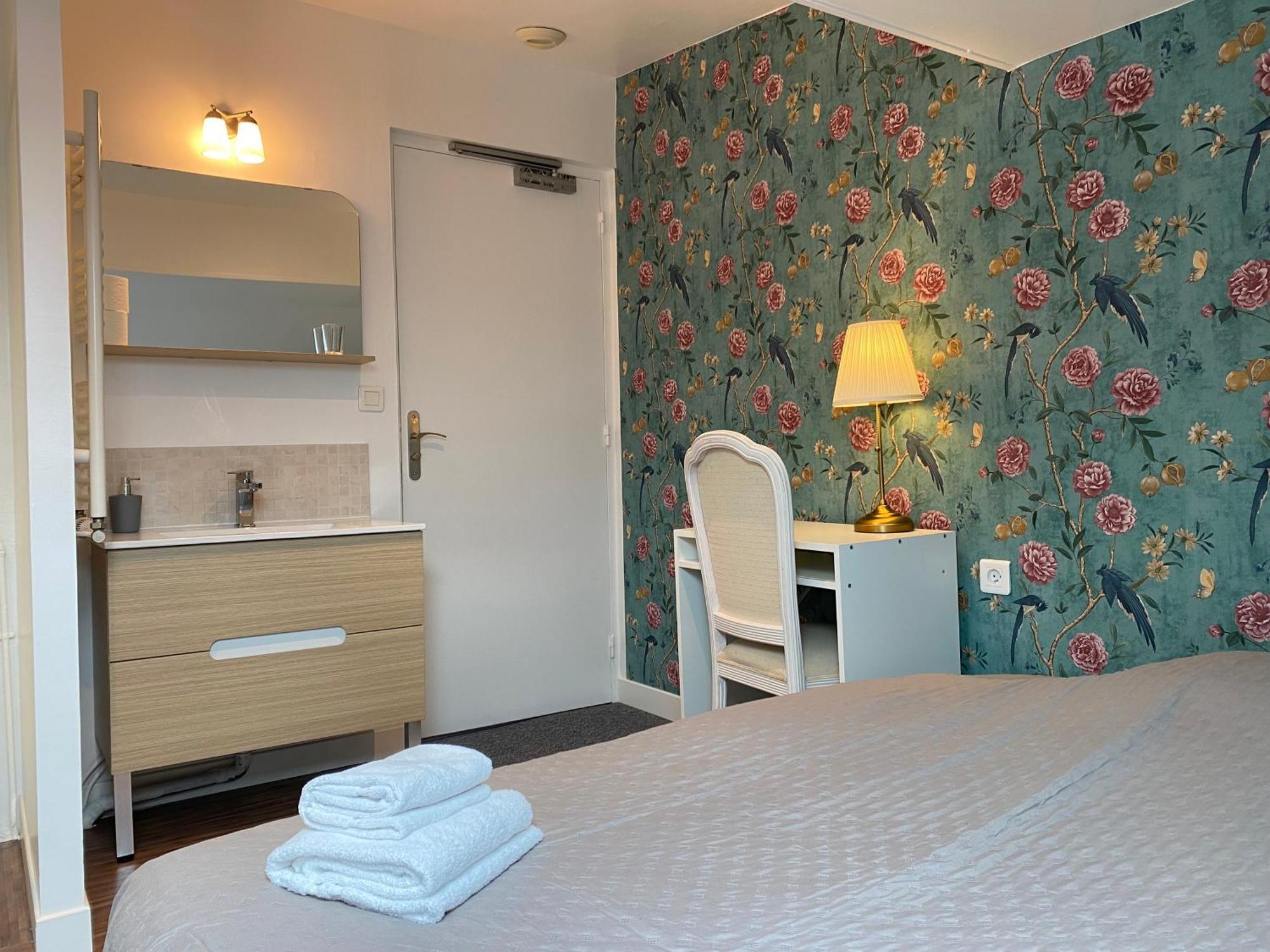 Hotel Saint Yves Nantes Esterno foto